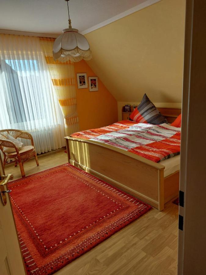 Ferienwohnung Leni Erstes Og Inkl Balkon Gartenblick Kostenfreier Parkplatz Stadtnah Aber Ruhig Gelegen مبن المظهر الخارجي الصورة